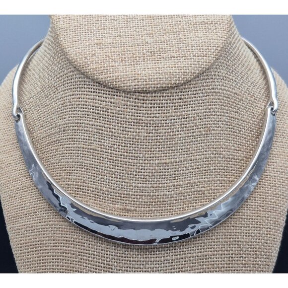 Chico's Hammered Silver Tone Structured Collar Necklace Brutalist Minimalist - Picture 3 of 8